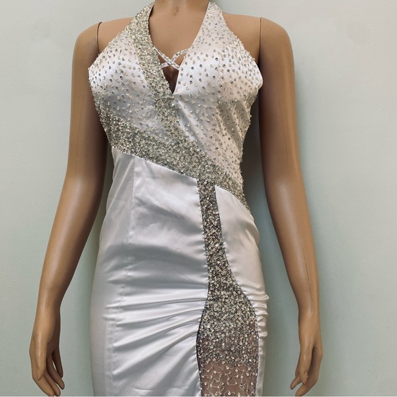 Exclusive for Diamonds bridal & formal dress - Picture 6 of 16